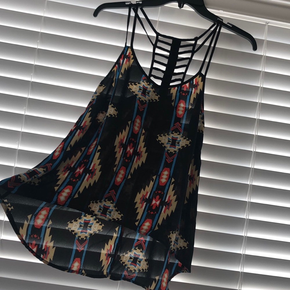 Black Sheer tank geometric design